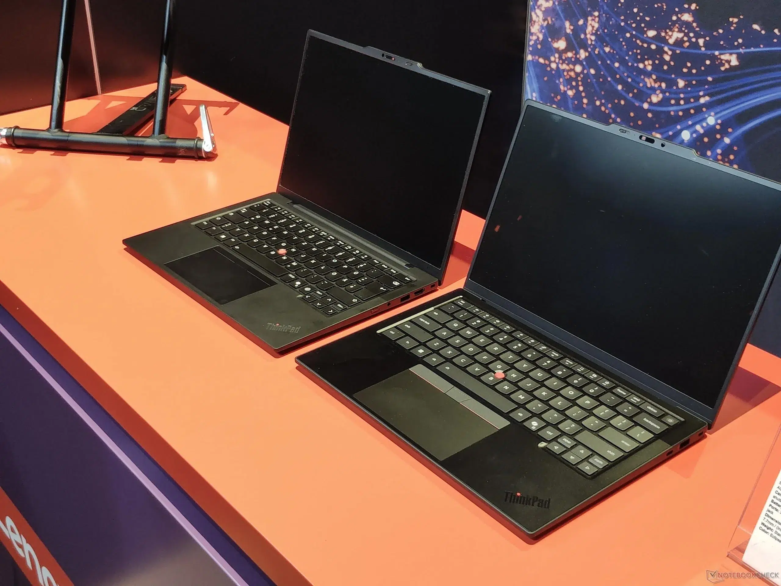 Compare Lenovo ThinkPad X1 Carbon Gen 14 vs P16 Gen 3